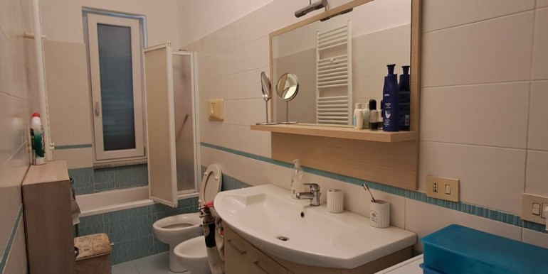 WhatsApp Image 2025-10-06 at 15.29.52 (1)