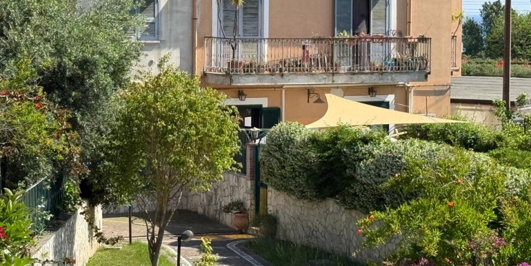 WhatsApp Image 2025-10-27 at 15.42.14 (3)