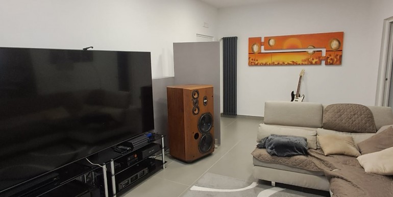 WhatsApp Image 2025-11-28 at 18.08.11 (1)