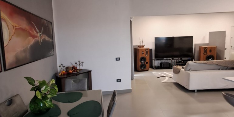 WhatsApp Image 2025-11-28 at 18.08.11