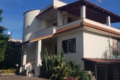 8e10a8bd-a184-43ee-8acc-ceadc5050fad