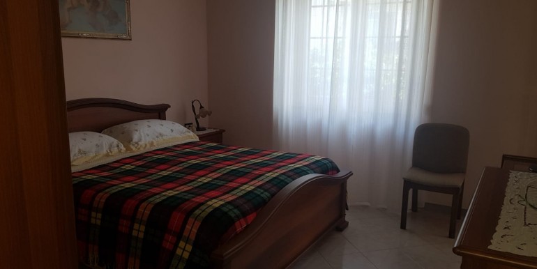 f0e0c309-a9a2-4ec5-a50c-d0828a936192