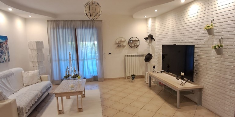 WhatsApp Image 2026-04-21 at 15.59.05 (1)